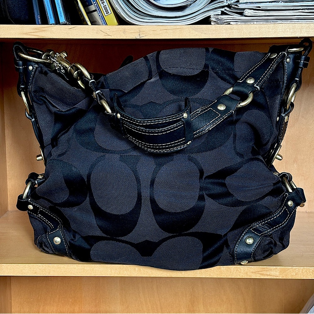 Coach Carly Black Signature Jacquard Hobo
Shoulder Bag Purse Handbag 10620